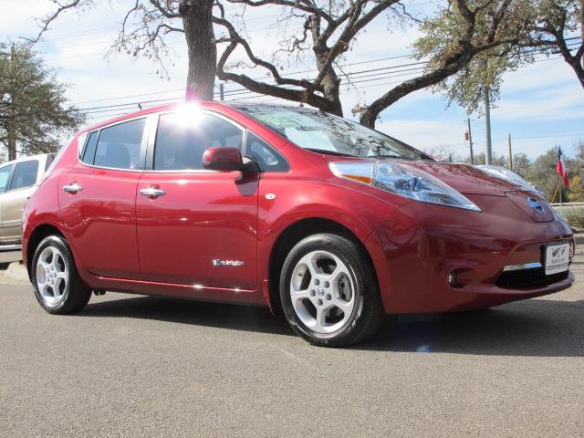 Nissan LEAF 2011 photo 0