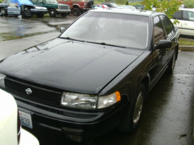 Nissan Maxima 1992 photo 4