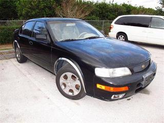 Nissan Maxima 1995 photo 1