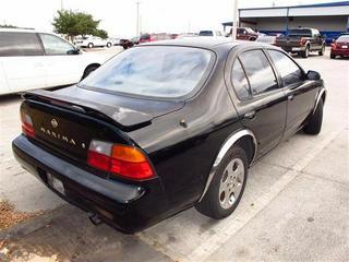 Nissan Maxima 1995 photo 2