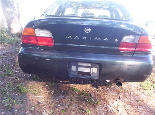 Nissan Maxima 1995 photo 2