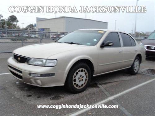 Nissan Maxima 1995 photo 1