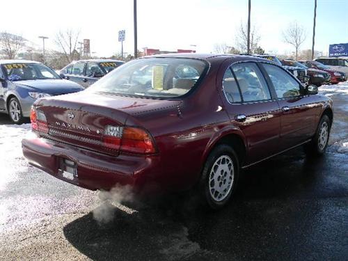 Nissan Maxima 1995 photo 1