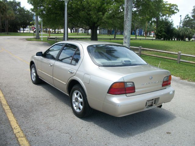 Nissan Maxima 1996 photo 6