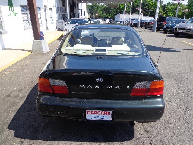 Nissan Maxima 1996 photo 3