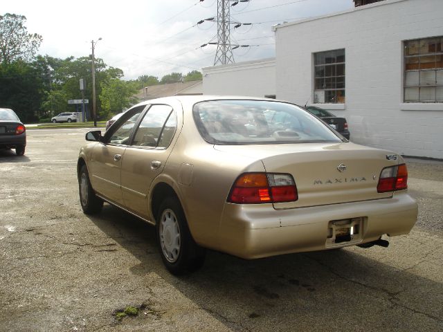 Nissan Maxima 1996 photo 11