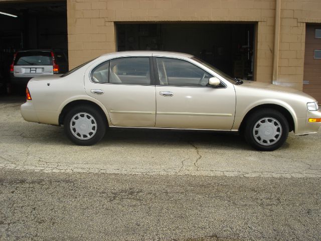 Nissan Maxima 1996 photo 18