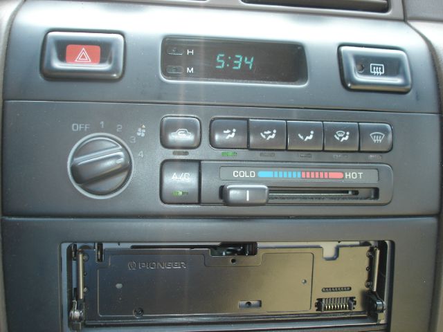 Nissan Maxima 1996 photo 4