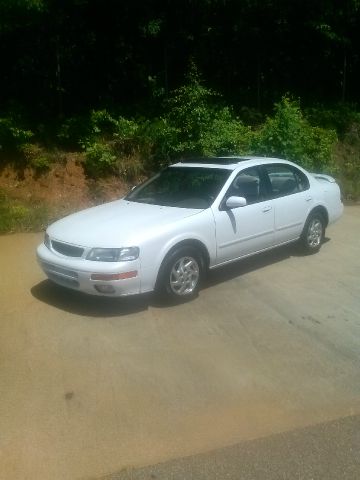 Nissan Maxima 1996 photo 1