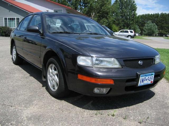 Nissan Maxima 1996 photo 1