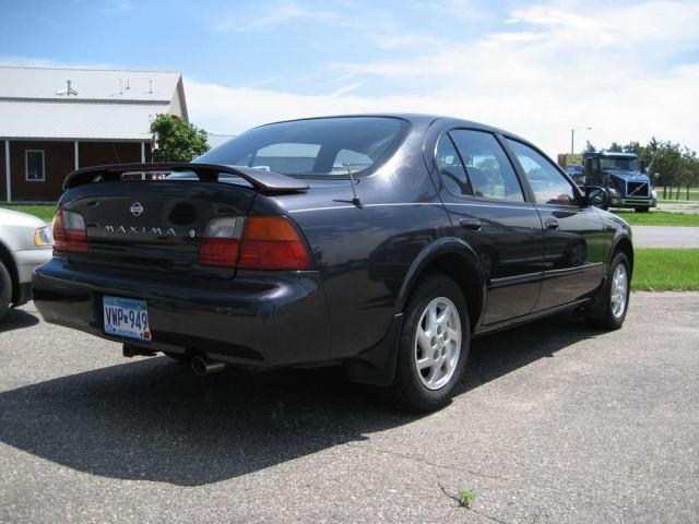 Nissan Maxima 1996 photo 2