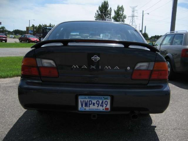 Nissan Maxima 1996 photo 3