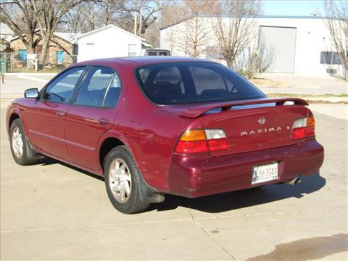 Nissan Maxima 1996 photo 2