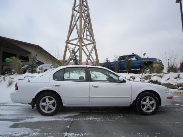 Nissan Maxima 1997 photo 1