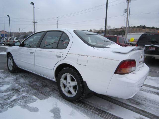 Nissan Maxima 1997 photo 3