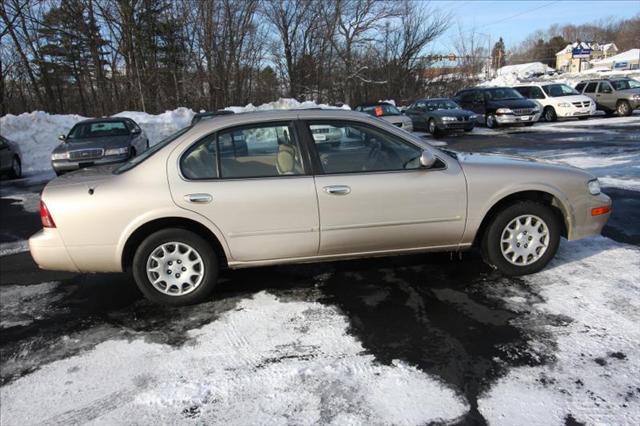 Nissan Maxima 6 Speed Transmision Sedan