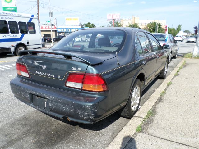 Nissan Maxima 1997 photo 8