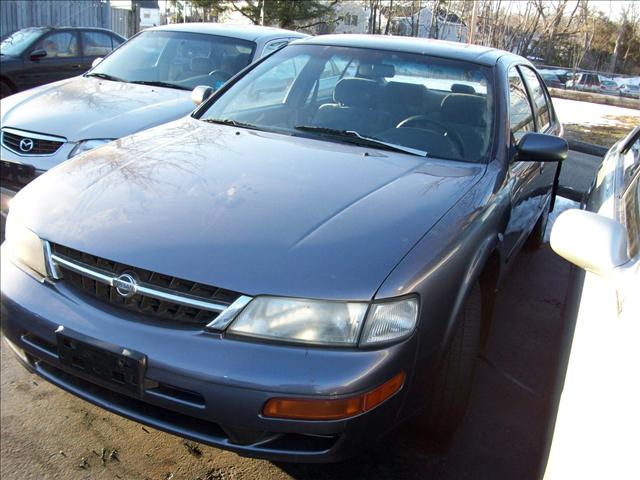 Nissan Maxima 1997 photo 2