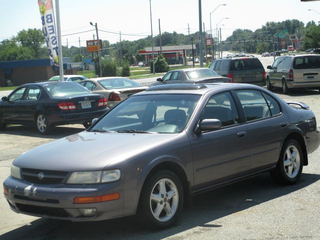 Nissan Maxima 1997 photo 2