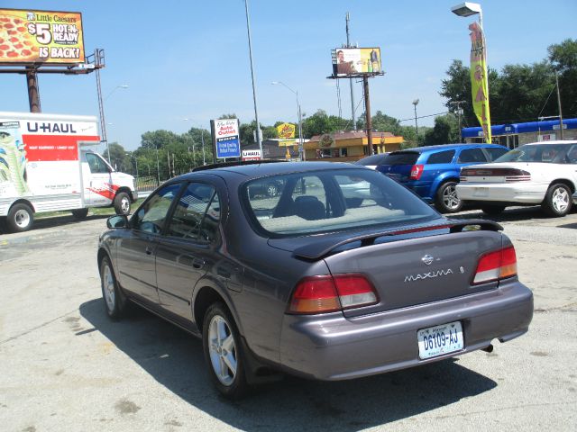 Nissan Maxima 1997 photo 4