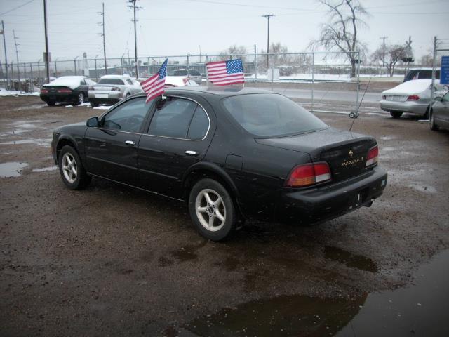 Nissan Maxima 1997 photo 2