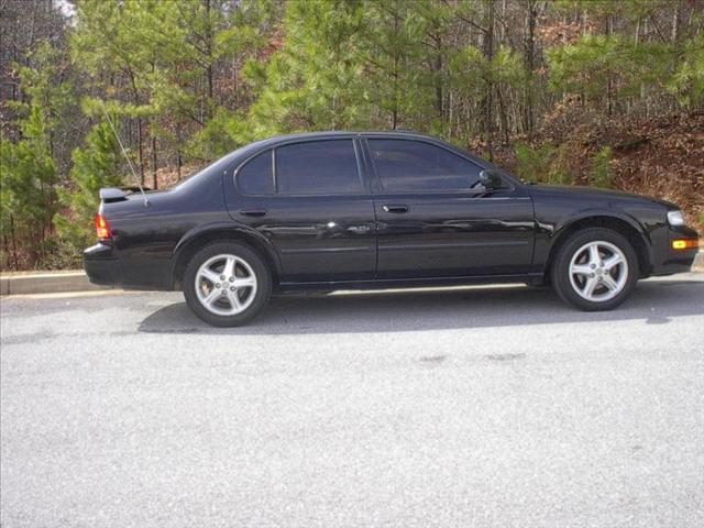 Nissan Maxima SLT HEMI - Magnum Sedan