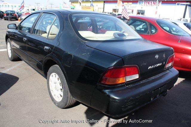 Nissan Maxima 1997 photo 2