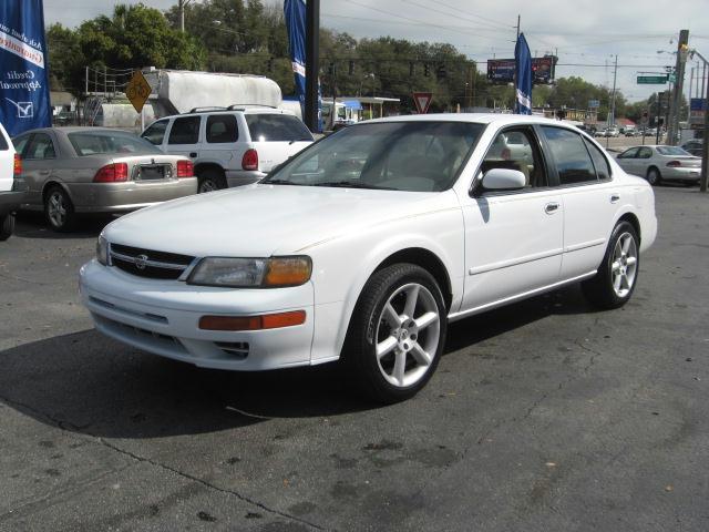 Nissan Maxima 1997 photo 3