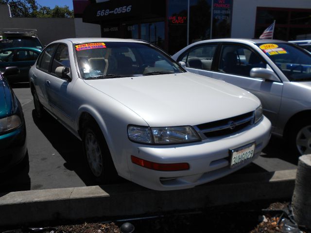 Nissan Maxima 1997 photo 4