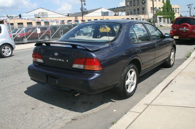 Nissan Maxima 1997 photo 4