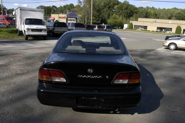 Nissan Maxima 1997 photo 2