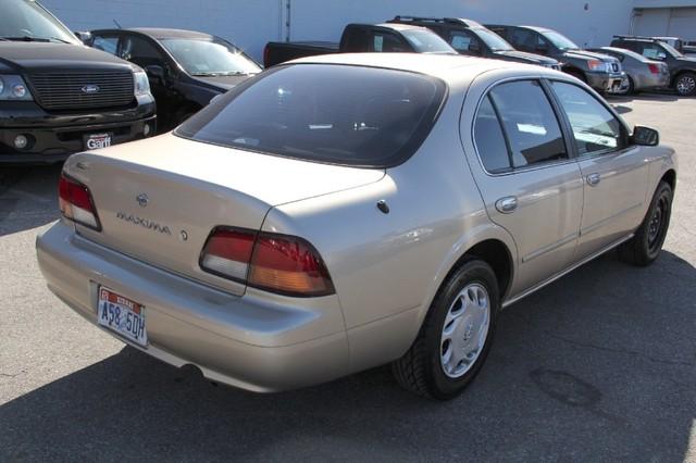 Nissan Maxima 1997 photo 5