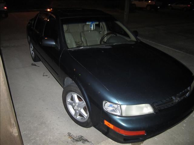 Nissan Maxima 1997 photo 3