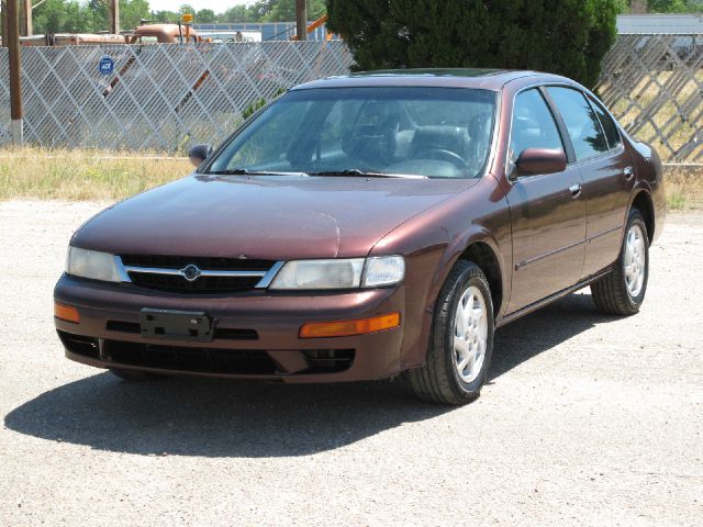 Nissan Maxima 1997 photo 1