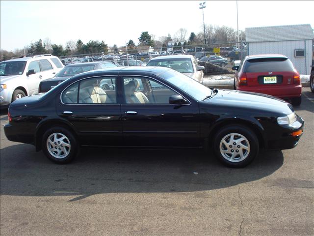 Nissan Maxima 1997 photo 3