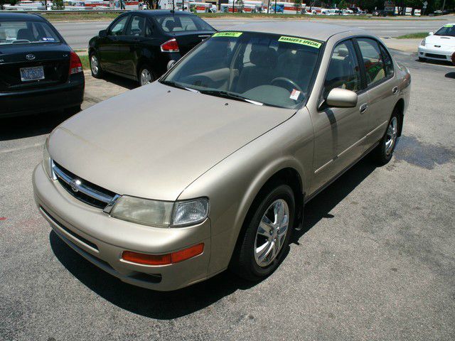 Nissan Maxima 1998 photo 4