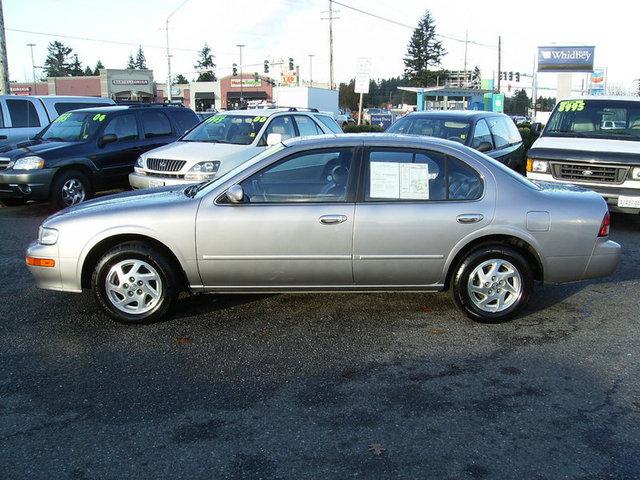 Nissan Maxima 1998 photo 1