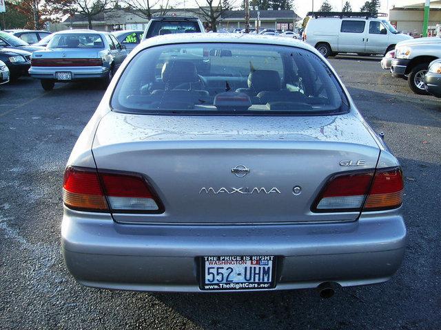 Nissan Maxima 1998 photo 3