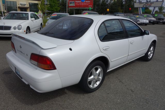 Nissan Maxima 1998 photo 11