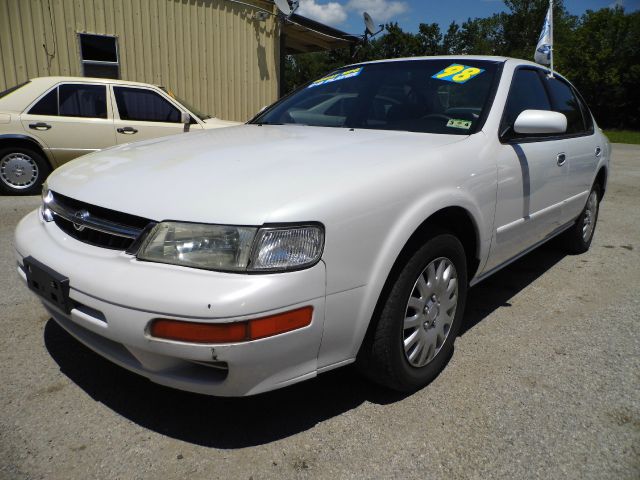 Nissan Maxima 1998 photo 17