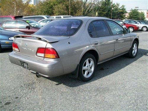 Nissan Maxima 1998 photo 1