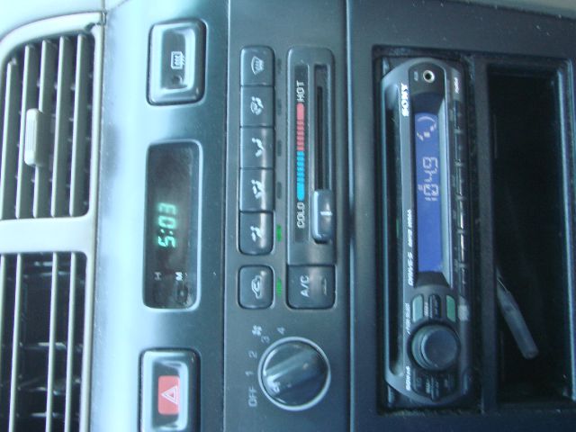 Nissan Maxima 1998 photo 2