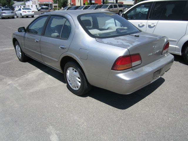 Nissan Maxima 1998 photo 4