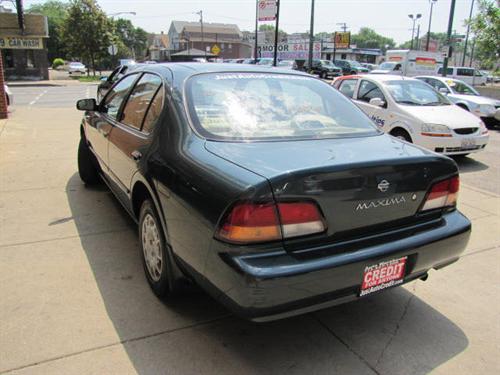 Nissan Maxima 1998 photo 1