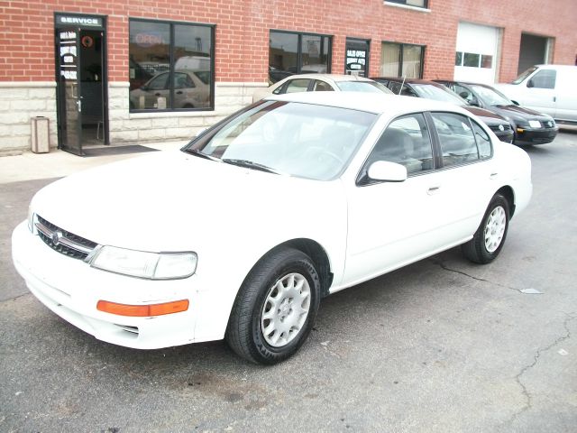 Nissan Maxima 1999 photo 11