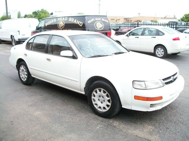 Nissan Maxima 1999 photo 13