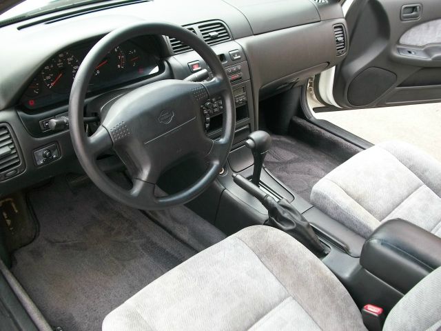 Nissan Maxima 1999 photo 9