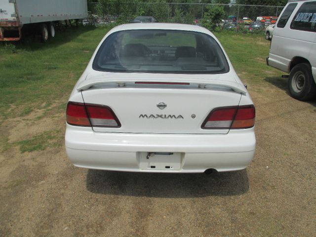 Nissan Maxima 1999 photo 4