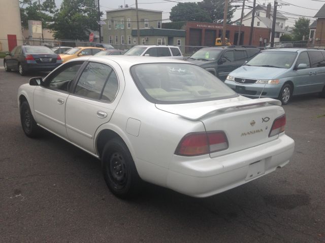 Nissan Maxima 1999 photo 2