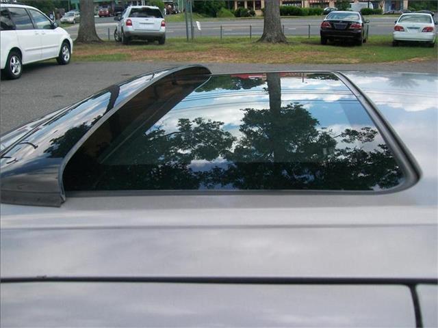 Nissan Maxima 1999 photo 1